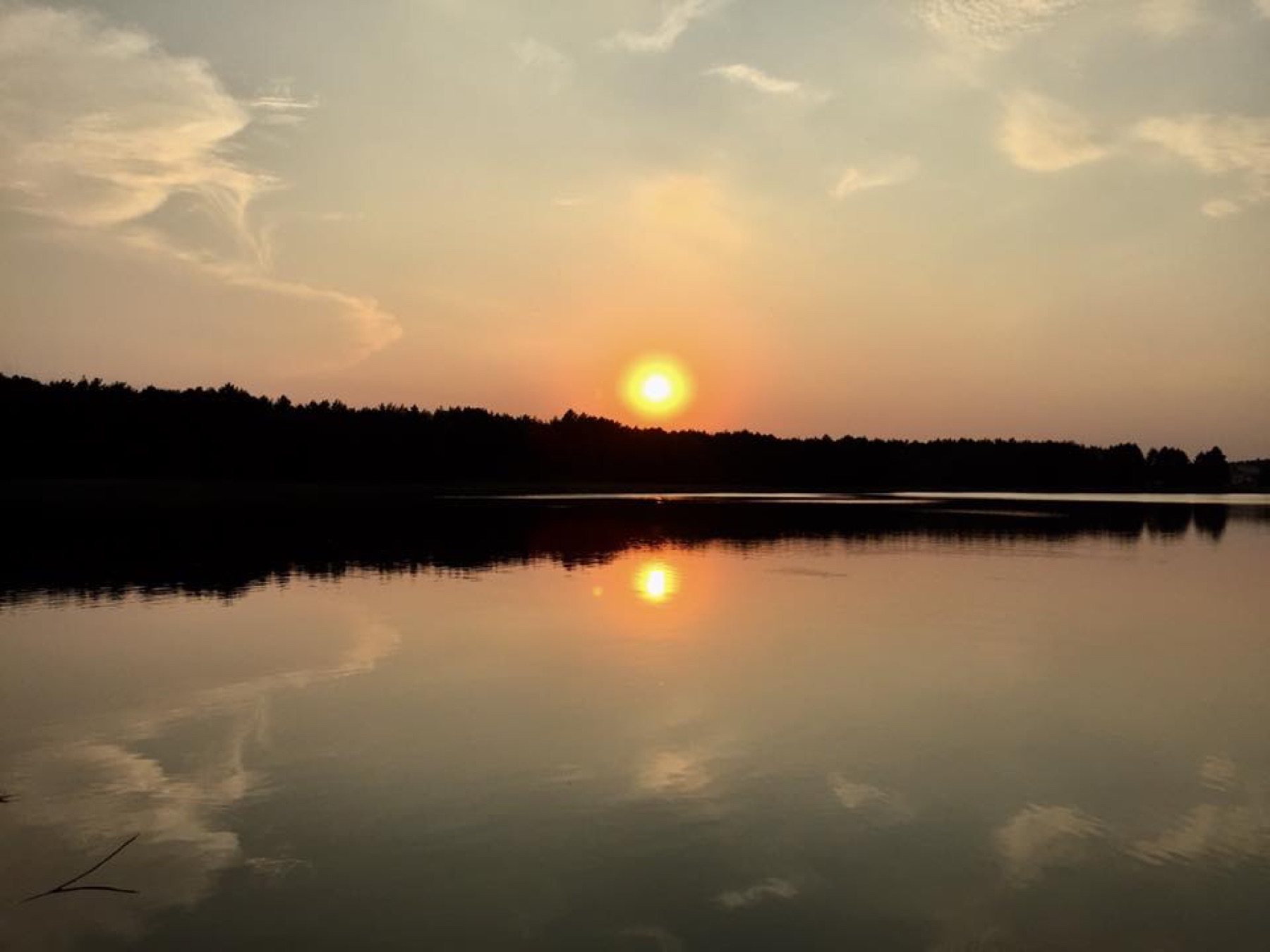 Leśne jezioro w Borach Tucholskich